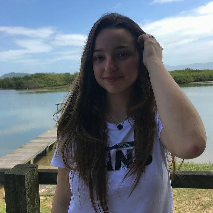 Isadora Hillesheim quer ser médica e vai prestar o ENEM