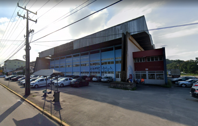Ginásio Ivan Rodrigues, templo do esporte joinvilense, foi interditado em 2011- Foto: Reprodução/Google Maps