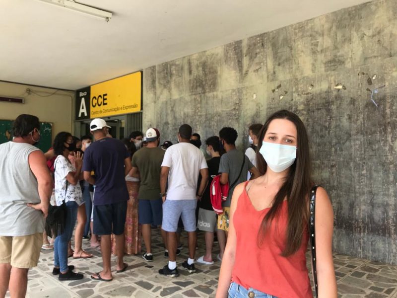 Candidata Izabella, de 20 anos, não conseguiu fazer a prova do Enem – Foto: Bruna Stroisch/ND