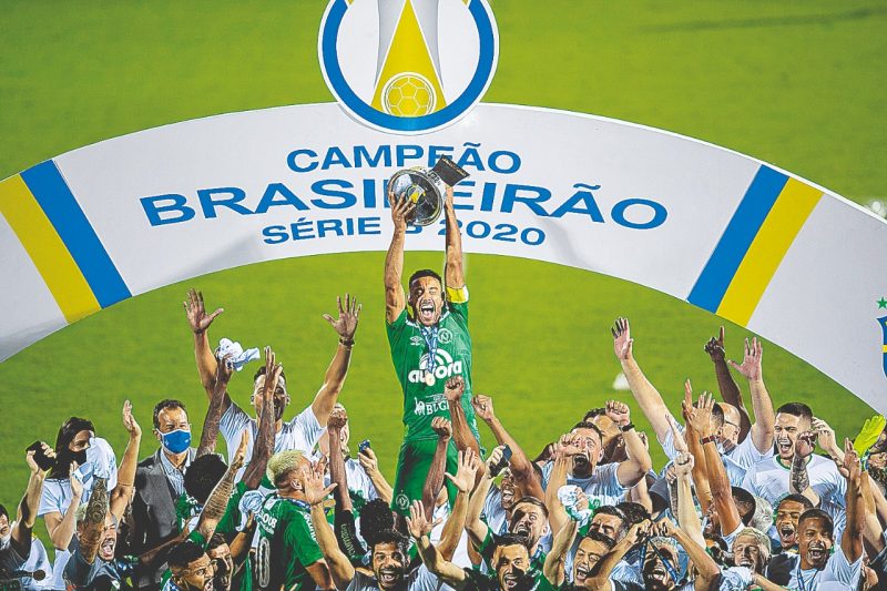 Elenco campe&atilde;o da S&eacute;rie B ganhou folga at&eacute; o pr&oacute;ximo dia 10 – Foto: LIAMARA POLLIDIA ESPORTIVOESTAD&Atilde;O CONTE&Uacute;DO