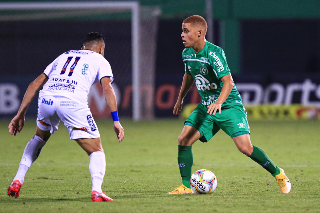 Chapecoense garantiu o título inédito do Campeonato Brasileiro da Série B por um placar de 3 a 1 para cima do time do Confiança. - Márcio Cunha/ACF/Divulgação