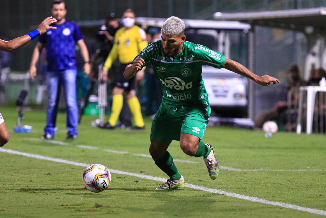 Chapecoense garantiu o título inédito do Campeonato Brasileiro da Série B por um placar de 3 a 1 para cima do time do Confiança. - Márcio Cunha/ACF/Divulgação
