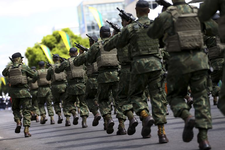 militares