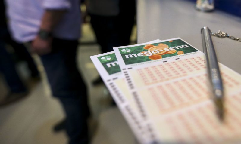 Apostadores da Mega-Sena esperavam por prêmio acumulado no valor de R$ 55 milhões – Foto: Marcelo Camargo/Agência Brasil/ND