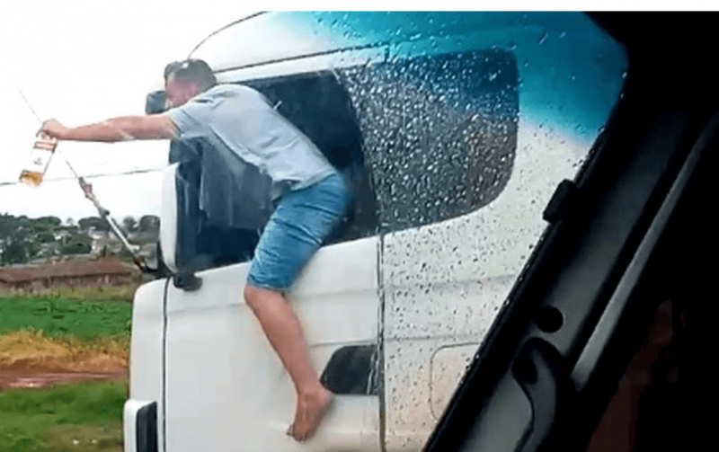 De acordo com a PRF, o motorista não foi identificado – Foto: Reprodução