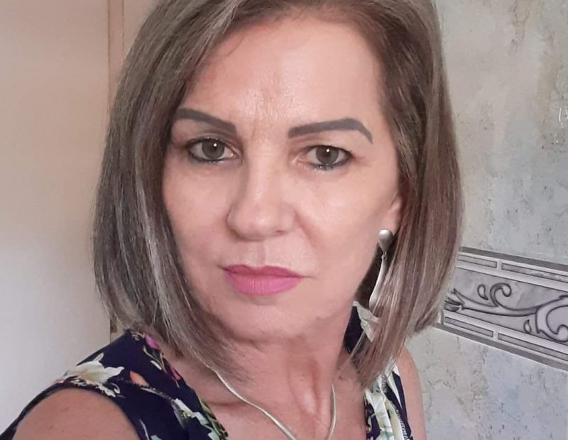 O ano começou com um crime brutal logo nos primeiros dias de janeiro, quando Albertina Tasca, de 61 anos, foi morta pelo próprio filho em Joinville. O corpo foi encontrado no banheiro de casa após a família desconfiar do sumiço da vítima. O filho dela, Leonardo Tasca, de 20 anos, confessou o crime e chegou a dizer que levou amigos até a casa para beber no fim de semana, enquanto o corpo da mãe permanecia trancado no banheiro – Foto: Redes Sociais/Divulgação