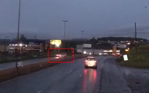 Motorista é flagrado dirigindo na contramão em Chapecó – Foto: Reprodução/ND