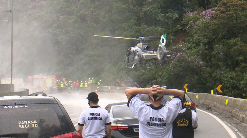 Quatro helicópteros foram acionados para o resgate – Foto: Ricardo Alves/NDTV