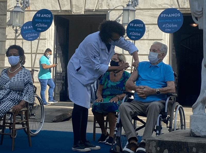 Orlando Drummond recebe a dose da vacina contra a Covid-19: “Maior apoio” – Foto: Divulga&ccedil;&atilde;o