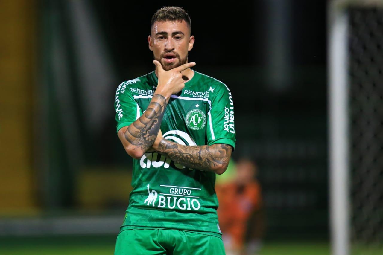 Goleiro do Brusque quer vitória contra Chapecoense como presente de  aniversário