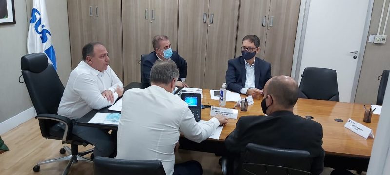 Ministro da Saúde, Eduardo Pazuello, participa de reunião com prefeitos do Brasil nesta quinta-feira (14) e confirma vacinação para o dia 20 de janeiro. – Foto: FNP/Divulgação/ND