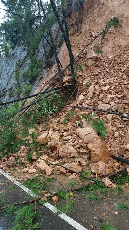 Itaja&iacute; tem risco de deslizamentos de terra para este s&aacute;bado (26), segundo a Defesa Civil de SC – Foto: Pol&iacute;cia Militar Rodovi&aacute;ria Federal/Divulga&ccedil;&atilde;o