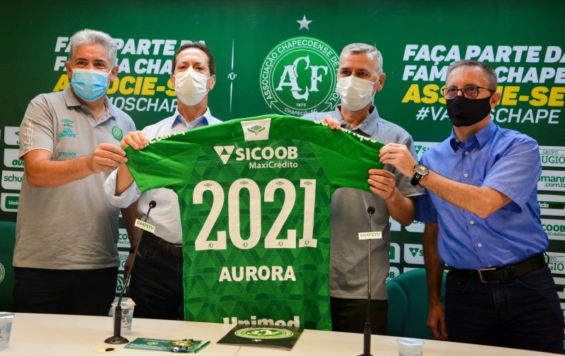 Contrato foi renovado entre Aurora Alimentos e Chapecoense – Foto: MB Comunica&ccedil;&atilde;o/Divulga&ccedil;&atilde;o