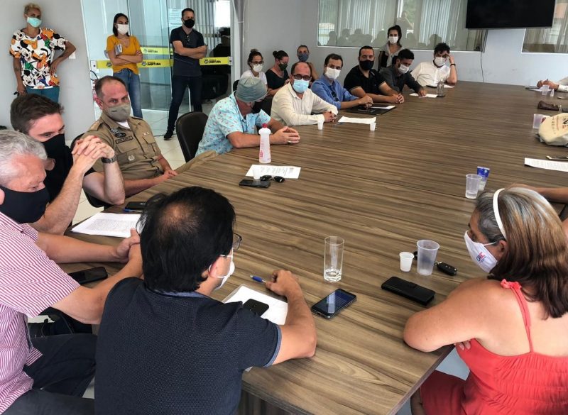 Reuni&atilde;o trouxe &agrave; tona as reclama&ccedil;&otilde;es da comunidade diante das constantes aglomera&ccedil;&otilde;es – Foto: Prefeitura de Imbituba/Divulga&ccedil;&atilde;o