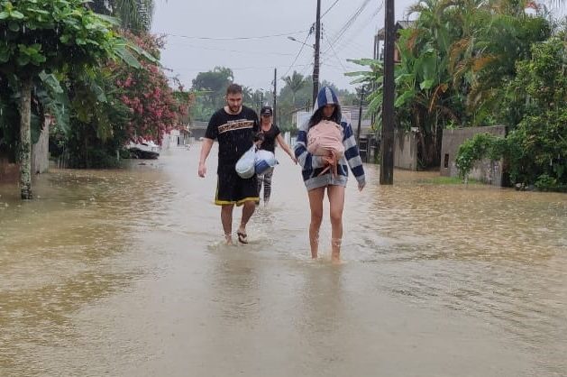 Rua Haiti é uma das mais atingidas por alagamentos – Foto: Stêvão Limana / NDTV Blumenau