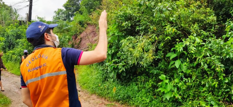 Na rua Sumaré cinco famílias foram orientadas a sair de casa por segurança – Foto: Stevão Limana/Divulgação