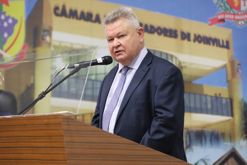 Udo D&ouml;hler, ex-prefeito de Joinville tem 78 anos e sempre preservou uma rotina saud&aacute;vel – Foto: Andr&eacute; Kopsch/ND