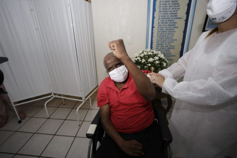 Florian&oacute;polis est&aacute; ainda na primeira fase da vacina&ccedil;&atilde;o contra a Covid-19, e executa as &nbsp;etapas de 1a a 1c – Foto: Chaiana Muller/PMF/Divulga&ccedil;&atilde;o/ND