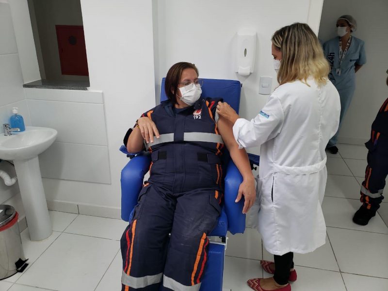 At&eacute; essa sexta-feira (22), 2.930 pessoas receberam a primeira dose da vacina contra a Covid-19 na Capital, de acordo com o vacin&ocirc;metro – Foto: PMF/Divulga&ccedil;&atilde;o/ND