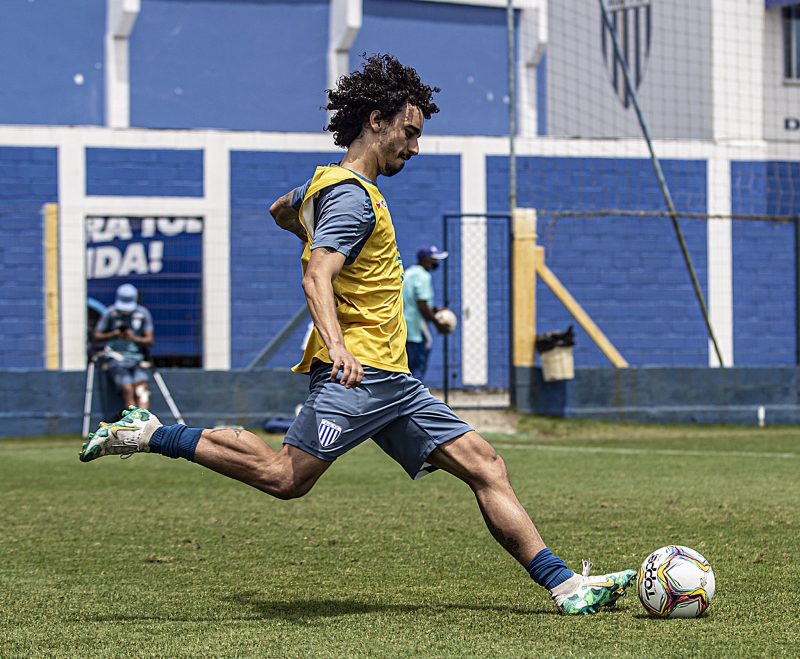 Vald&iacute;via durante treinamento do Ava&iacute; – Foto: Leandro Boeira/Ava&iacute; F.C