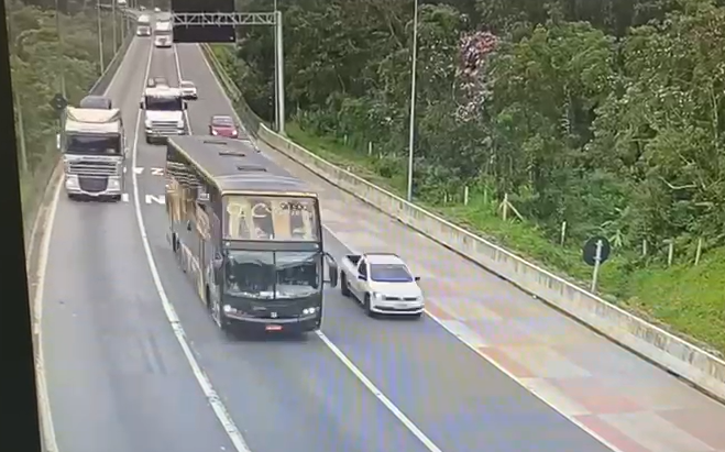 Vídeo mostra o ônibus momentos antes do acidente – Foto: Reprodução