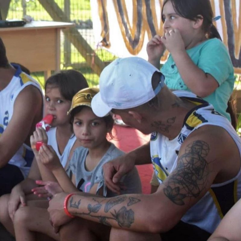 Raphael Figueiredo abriu vaquinha para instalar tabela de basquete em comunidade da zona Sul de Joinville – Foto: Reprodu&ccedil;&atilde;o/Redes Sociais