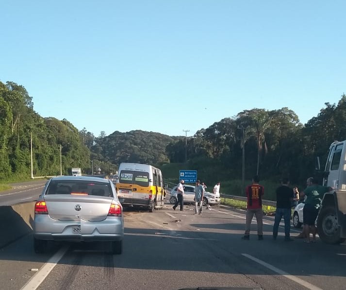 BR-101 j&aacute; registra 5 km de reten&ccedil;&atilde;o nesta manh&atilde; – Foto: Redes sociais/Divulga&ccedil;&atilde;o/ND