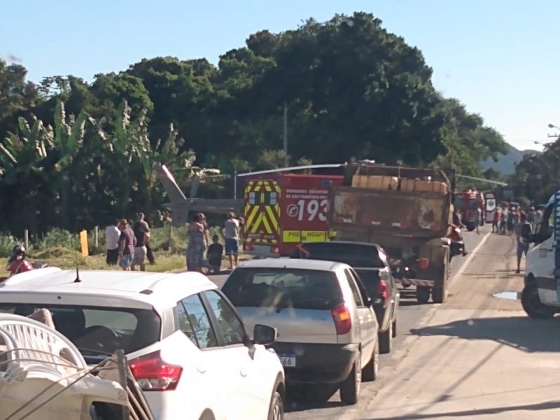 Acidente deixou m&atilde;e e filha feridas em S&atilde;o Francisco do Sul – Foto: Redes sociais/ND