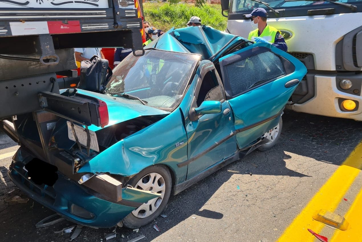 Carro tem os quatro pneus furtados enquanto dono assistia jogo do Tigre em  Criciúma - Sulinfoco