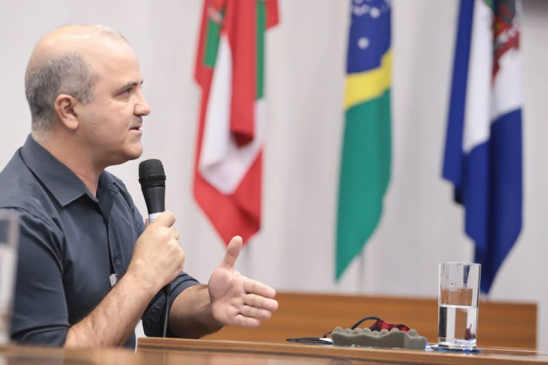 Adelir Stolf foi ouvido em nova reuni&atilde;o da CPI do rio Mathias – Foto: Mauro Schliek/CVJ