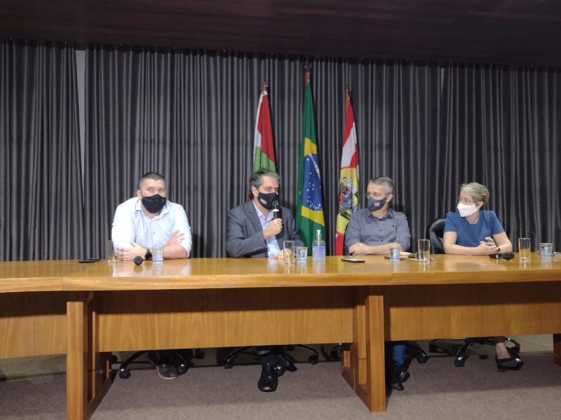 Secret&aacute;rio de Estado da Sa&uacute;de participou de coletiva de imprensa ap&oacute;s visitas&nbsp; Foto: Talita Catie/NDTV