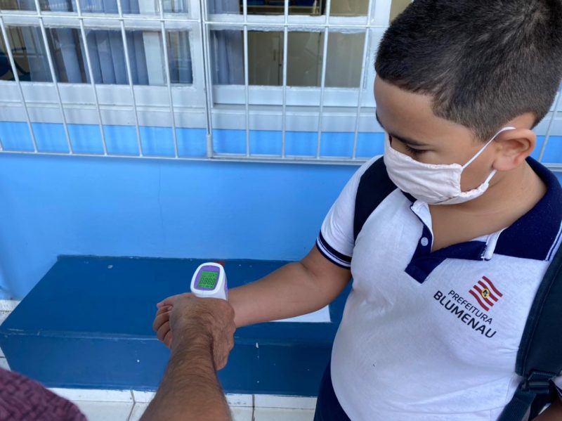 A cada dia de aula Blumenau tem 13 infectados pela Covid-19 nas escolas – Foto: Moisés Stuker / NDTV Blumenau