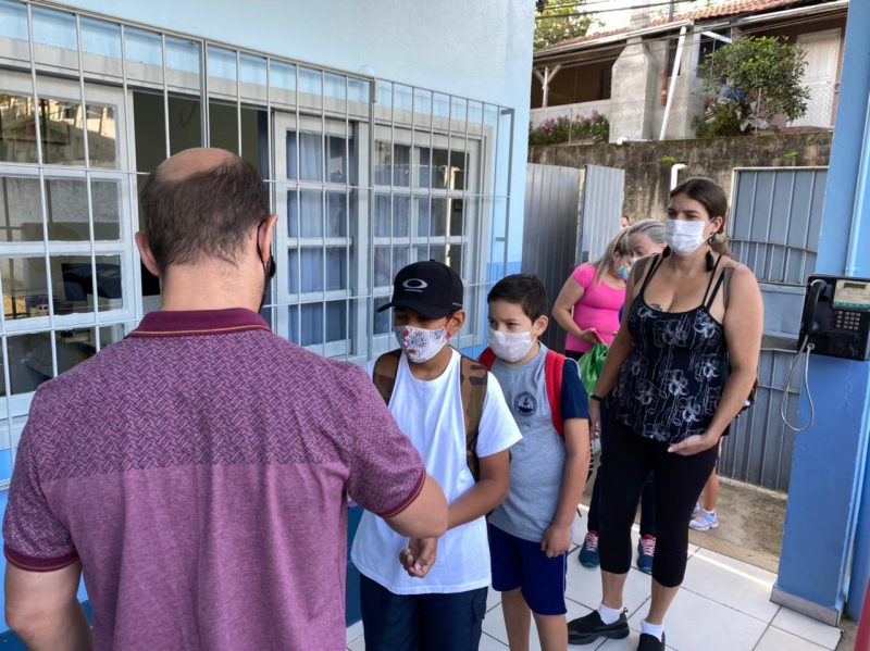 Alunos retornam &agrave;s aulas presenciais em Blumenau – Foto: Mois&eacute;s Stuker / NDTV Blumenau