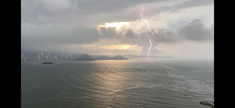 Sol e chuva devem dividir o tempo em Santa Catarina no fim de semana – Foto: Carlos Sabino/Arquivo/ND