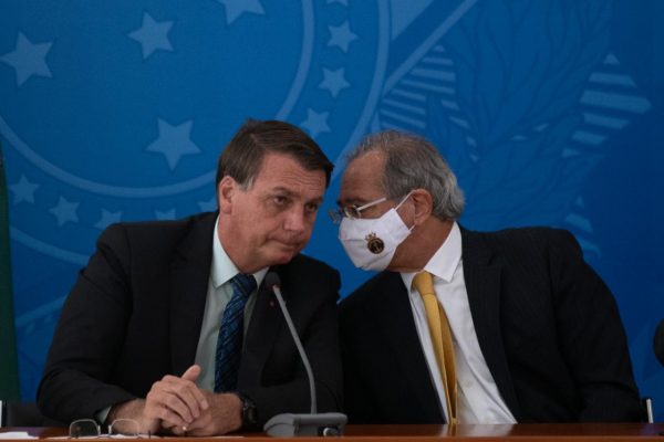 Bolsonaro conversa com o ministro da Economia Paulo Guedes – Foto: Hugo Barreto/Metrópoles
