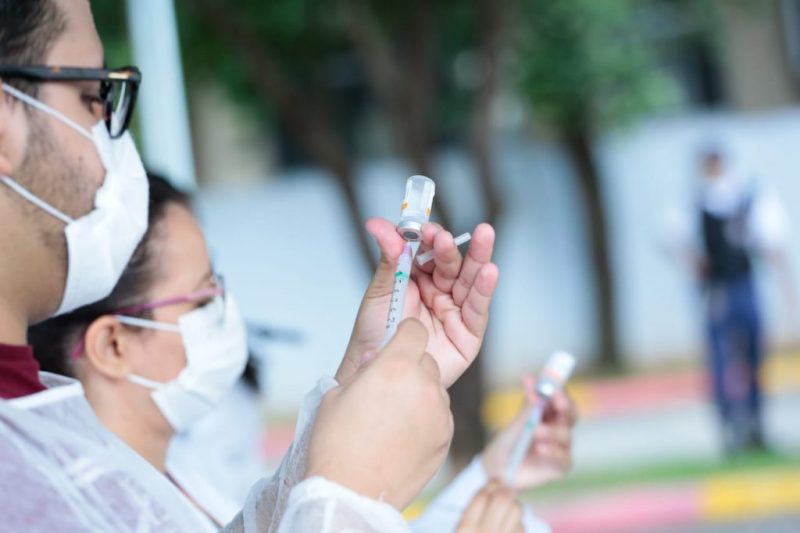 Campanha de imunização de pessoas de 85 anos ou mais foi iniciada em Goiânia nesta quarta (10)