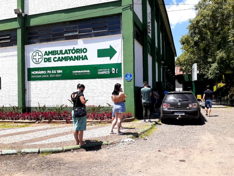 Nos momentos de pico da doença, ambulatório chegou a atender mais de 1.500 pessoas por dia – Foto: Caroline Figueiredo/ND