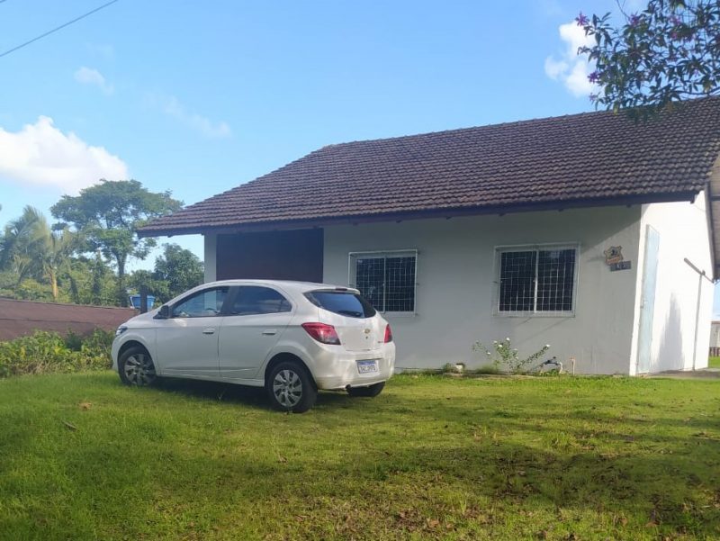 Veículo utilizado pelos assaltantes foi encontrado abandonado na zona Norte de Joinville – Foto: Polícia Militar/Divulgação