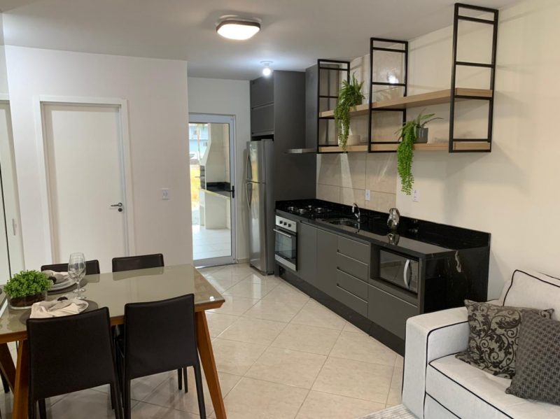 Casa igual a esta acima que o casal de idosos irá ganhar, inclusive com móveis – Foto: Mikael Melo/NDTV