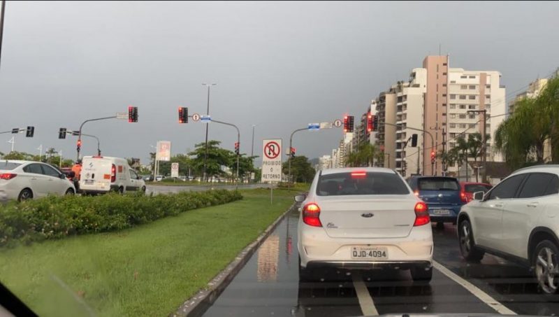Chuva provoca lentid&atilde;o no tr&acirc;nsito da Grande Florian&oacute;polis na manh&atilde; desta sexta-feira – Foto: Danilo Duarte/Arquivo/ND