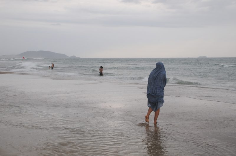 Depois de uma sexta de sol e calor, tempo deve fechar e ter mar agitado no fim de semana em Santa Catarina – Foto: Leo Munhoz/ND