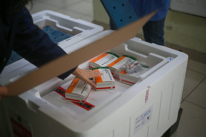 Doses da vacina Coronavac saíram de Florianópolis durante a manhã desta terça-feira (2) – Foto: Julio Cavalheiro/Governo de SC