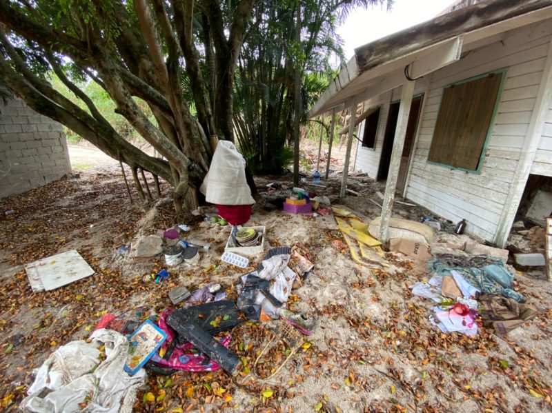 Patr&iacute;cia Teles perdeu todos os pertences pessoais ap&oacute;s a trag&eacute;dia, mas conta que o pior s&atilde;o os pesadelos que n&atilde;o a deixam dormir – Foto: Maria Fernanda Salinet/ND