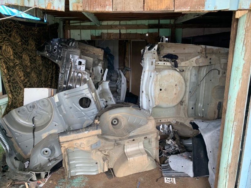 Ap&oacute;s encontrar o carro, pol&iacute;cia descobriu um desmanche de ve&iacute;culo – Foto: Pol&iacute;cia Militar/Divulga&ccedil;&atilde;o