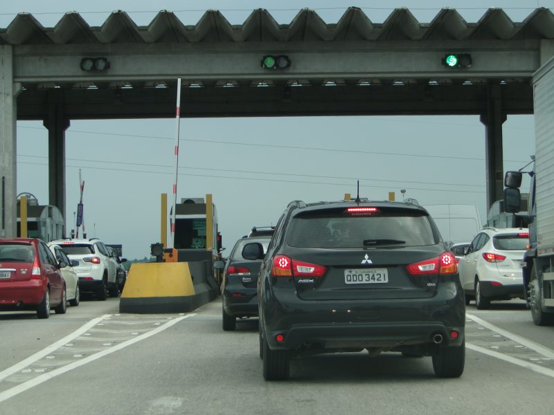 Procon notifica concessionárias sobre tempo de espera e tamanho de filas em pedágios – Foto: Diogo de Souza/Arquivo/ND