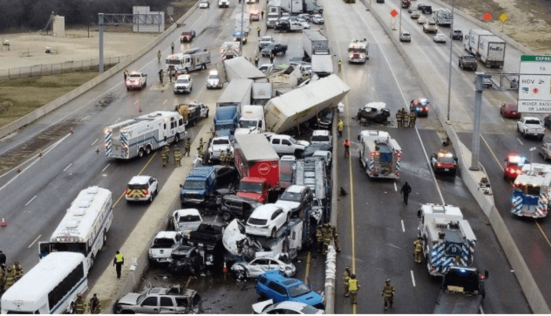 Imagem impressionante do engavetamento no Texas – Foto: Reprodu&ccedil;&atilde;o Twitter