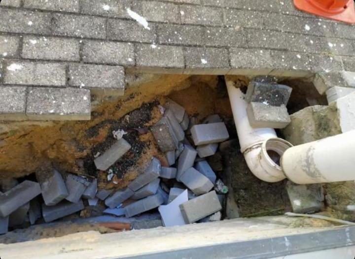 Estrutura danificada na EEB J&uacute;lio da Costa Neves coloca em risco alunos e servidores – Foto: Divulga&ccedil;&atilde;o/ND