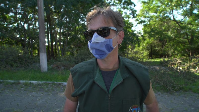 Fabio Wiggers atua no setor de fiscaliza&ccedil;&atilde;o da Floram e autorizou a continuidade dos trabalhos – Foto: Marcelo Feble/NDTV