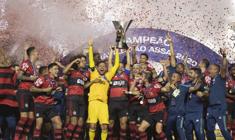 flamengo; aglomera; multas; rj; comemoração; aglomeração