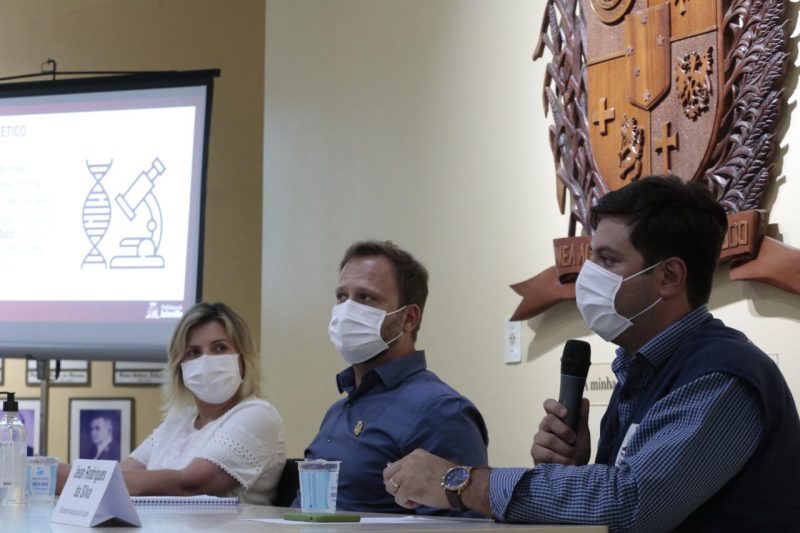Gabinete de crise se reúne para discutir necessidade de adaptação do decreto municipal – Foto: Rogério da Silva